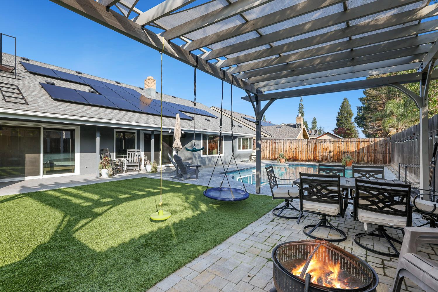 927 E Decatur Ave, Fresno, CA 93720