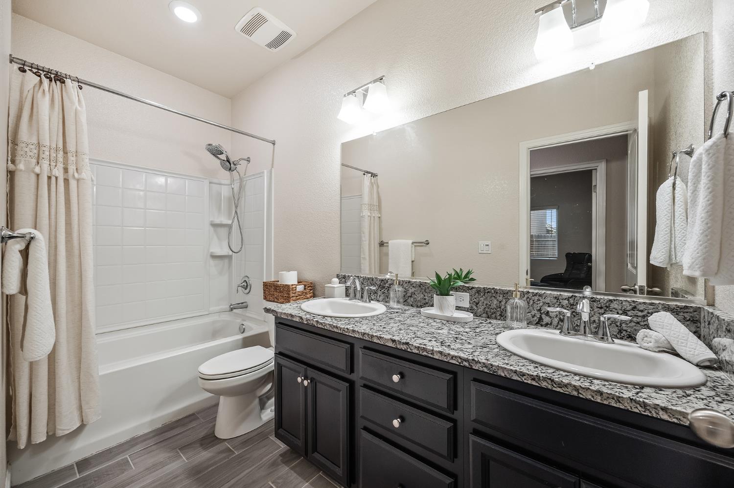 2337 Malaspina, Merced, CA 95340