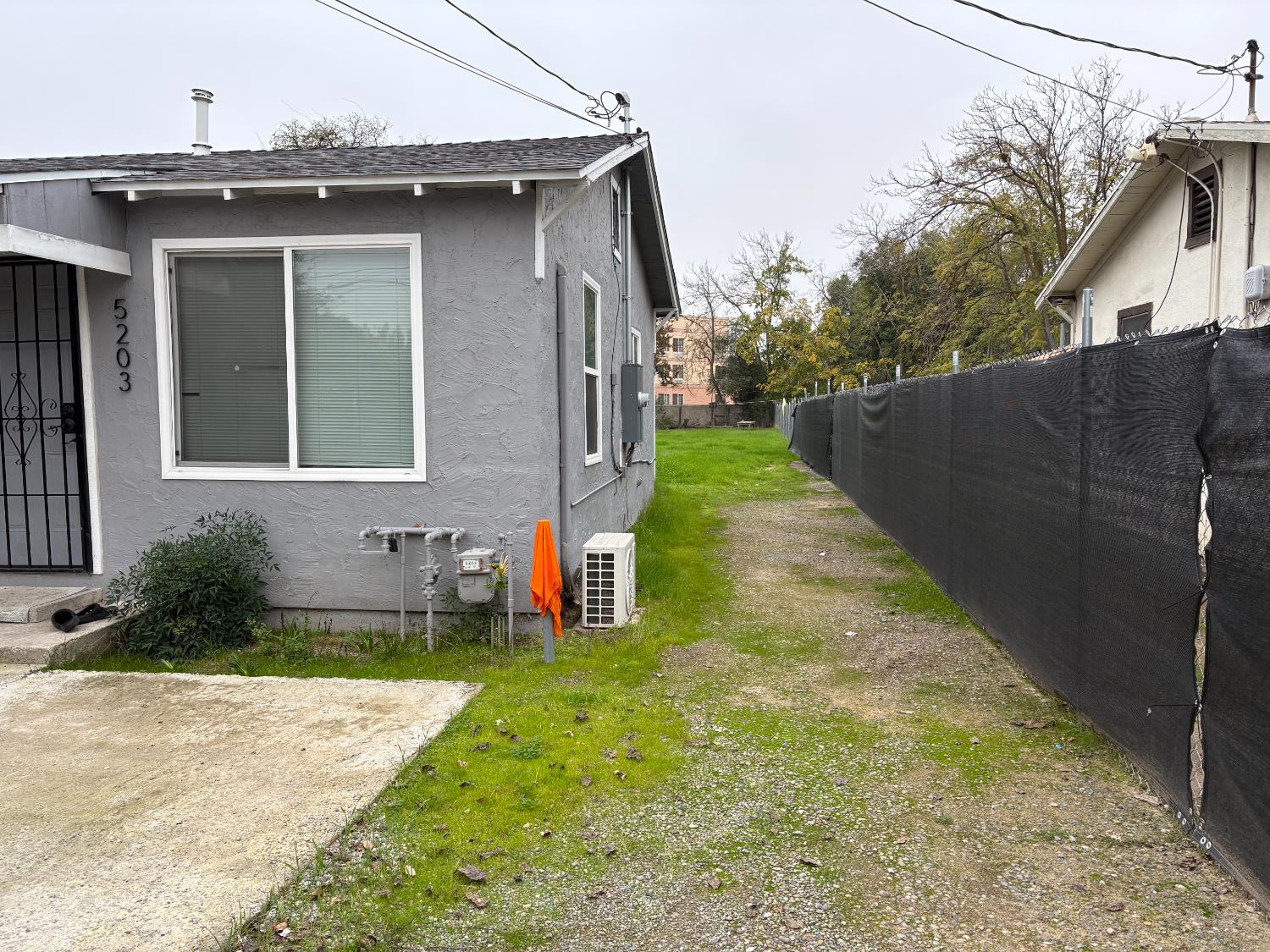 5203 W Mission Ave, Fresno, CA 93722