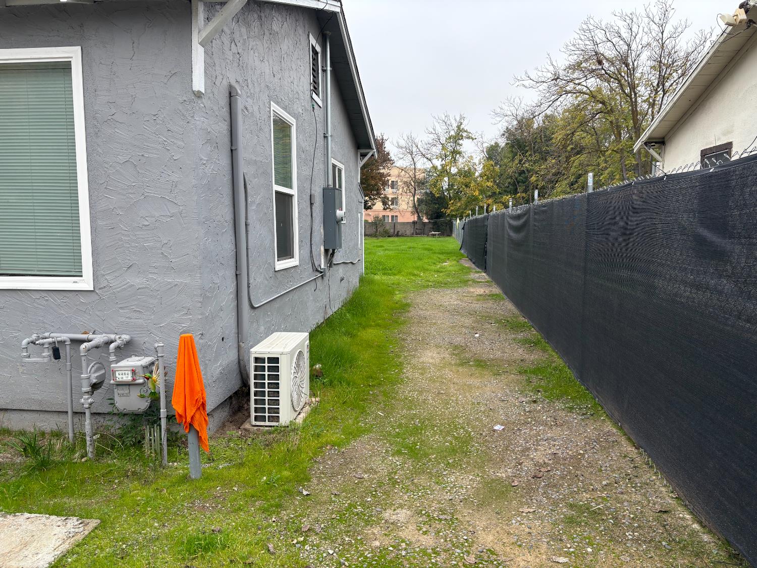 5203 W Mission Ave, Fresno, CA 93722