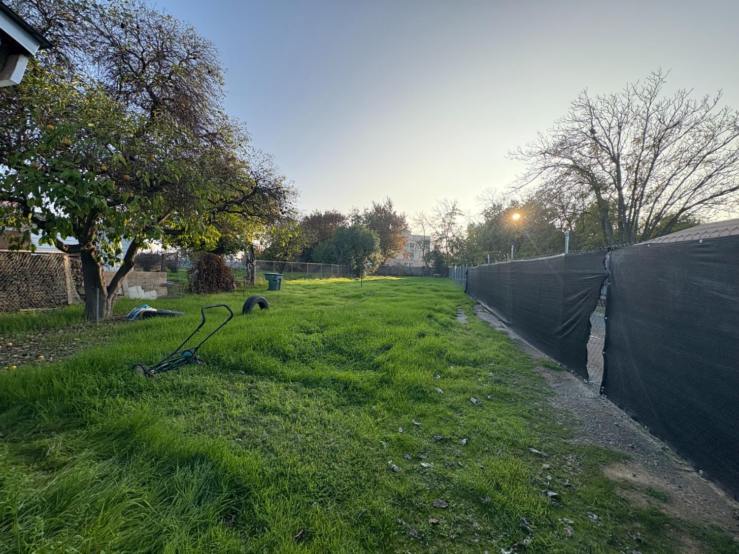 5203 W Mission Ave, Fresno, CA 93722