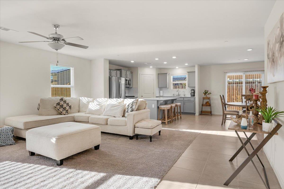 2216 Chism Ave, Tulare, CA 93274