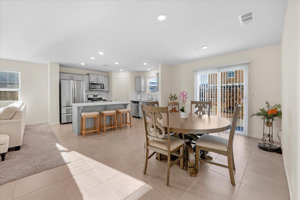 2216 Chism Ave, Tulare, CA 93274