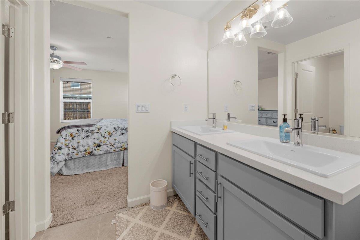 2216 Chism Ave, Tulare, CA 93274