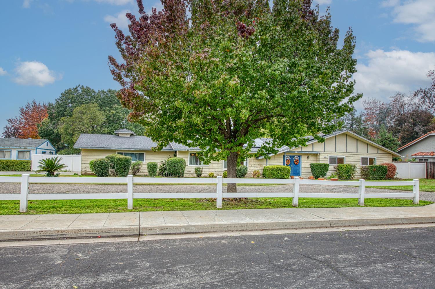 424 Temperance Ave, Clovis, CA 93611