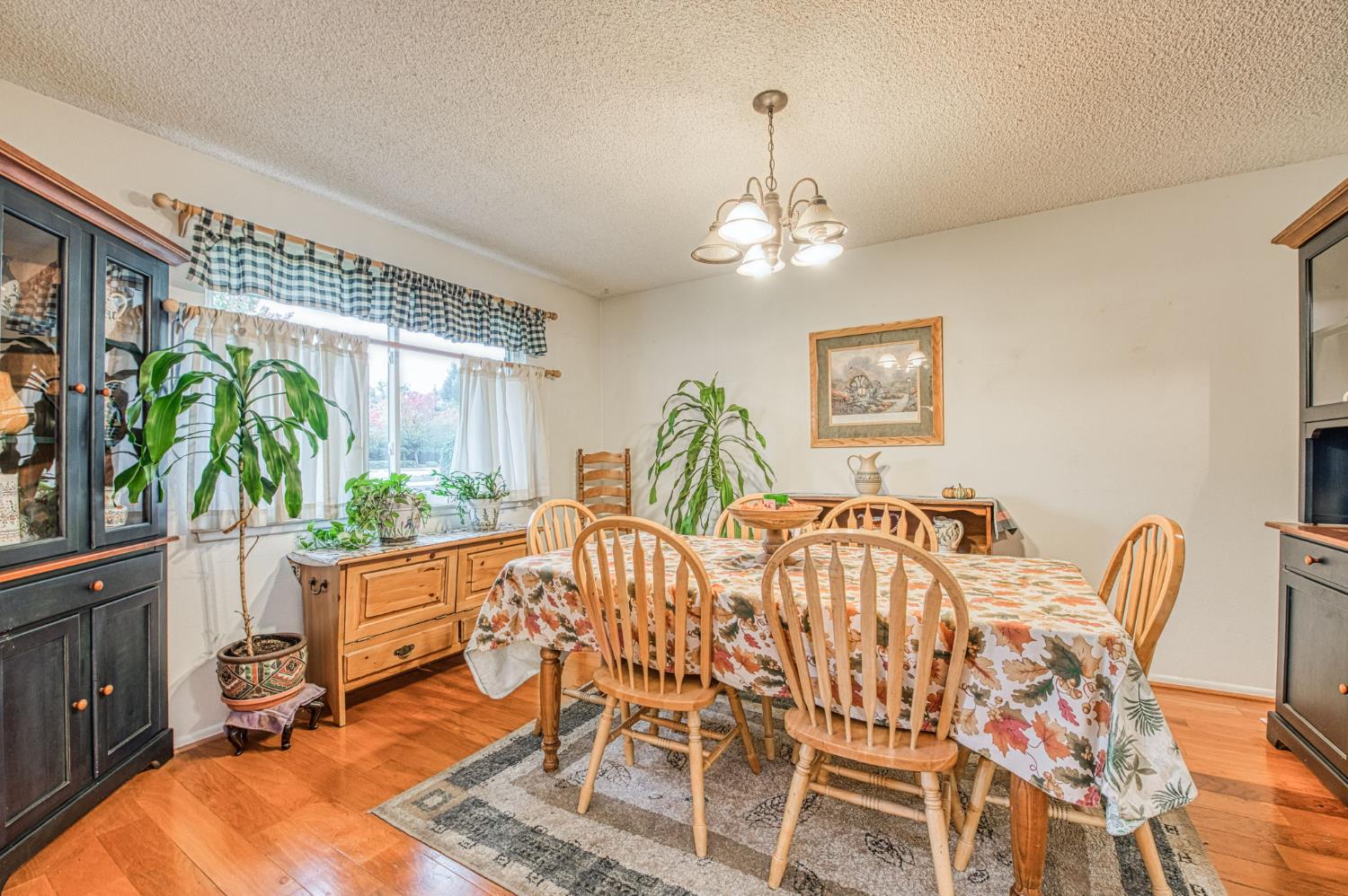 424 Temperance Ave, Clovis, CA 93611