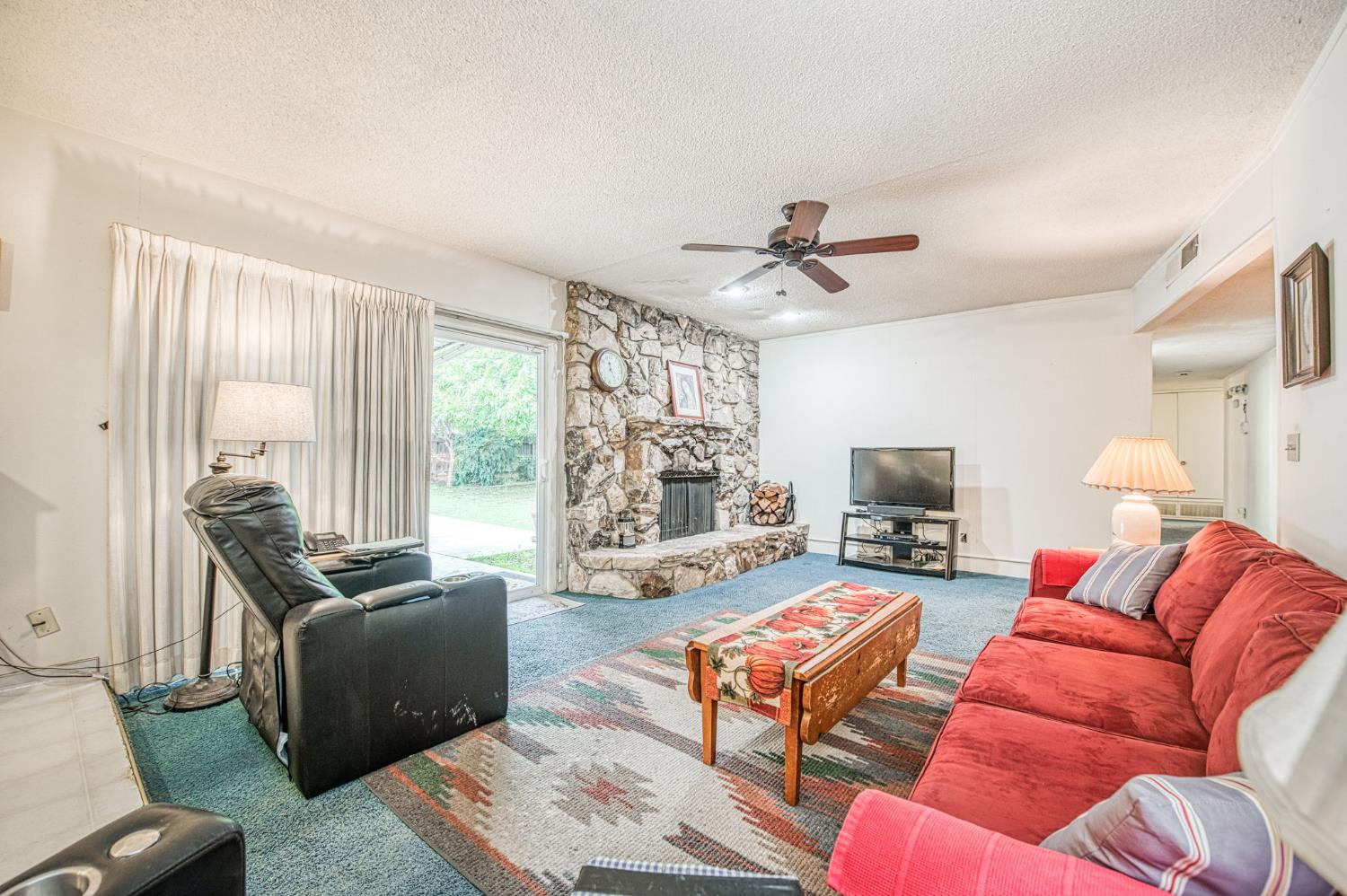 424 Temperance Ave, Clovis, CA 93611