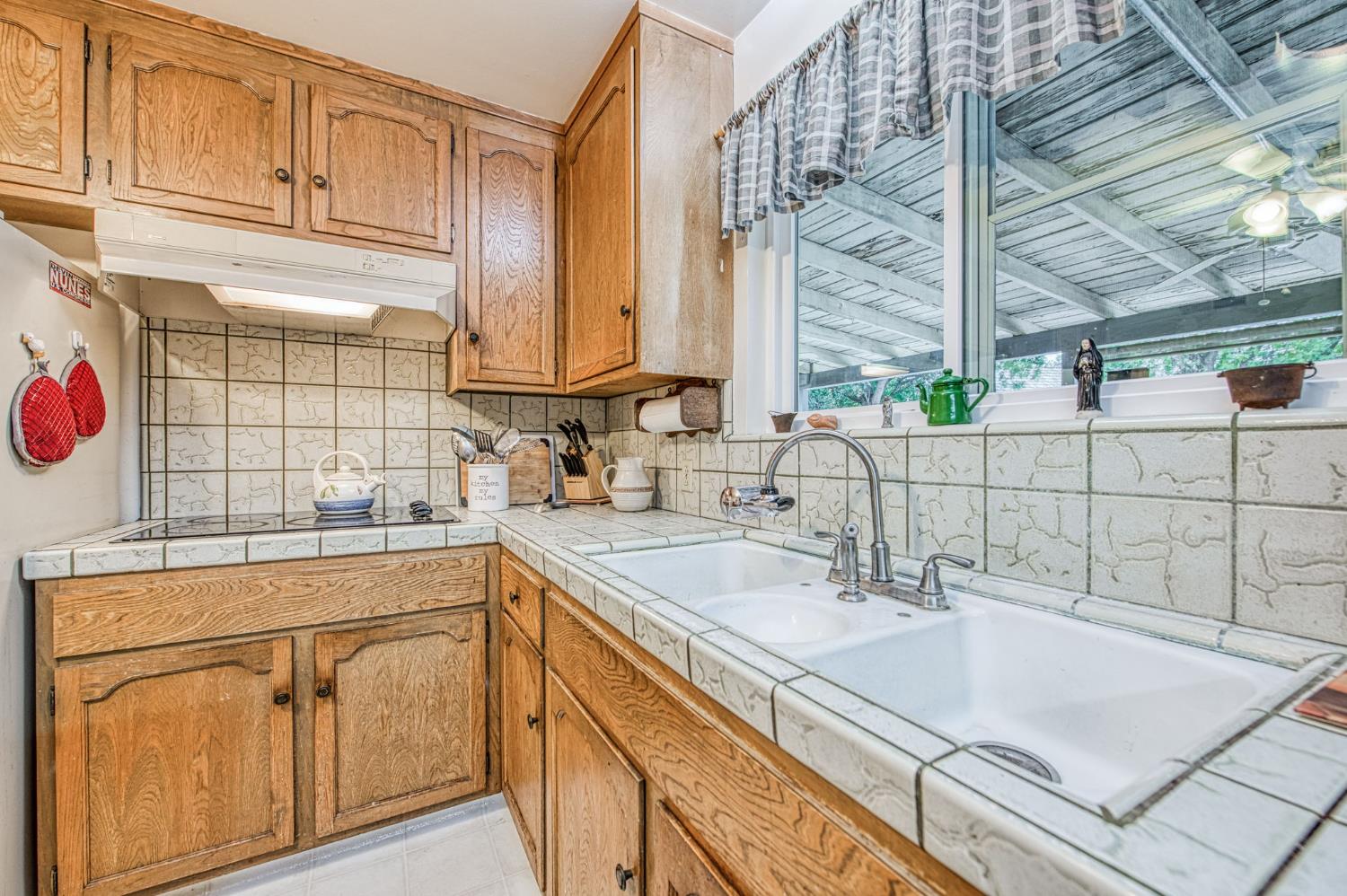 424 Temperance Ave, Clovis, CA 93611