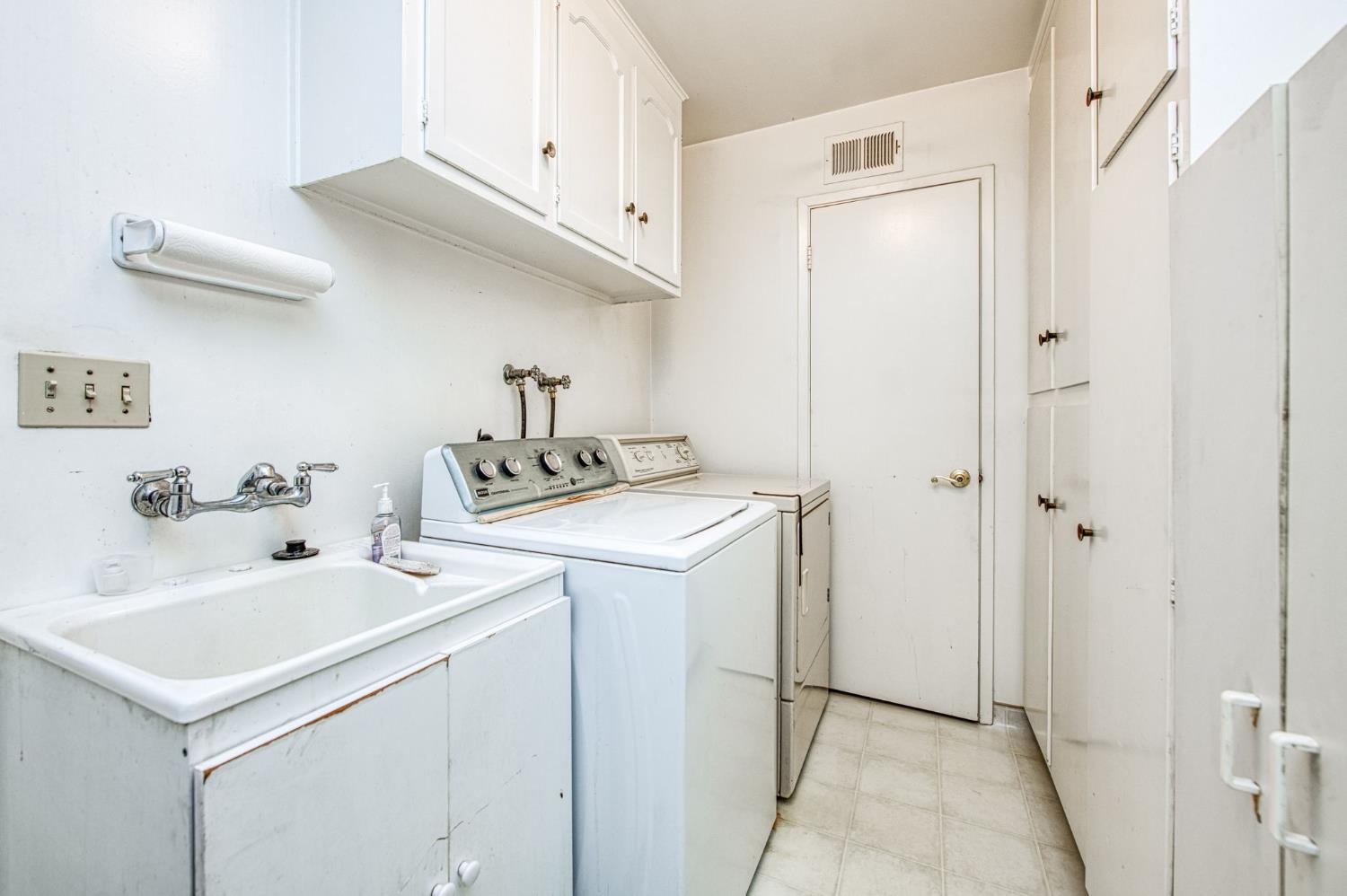 424 Temperance Ave, Clovis, CA 93611