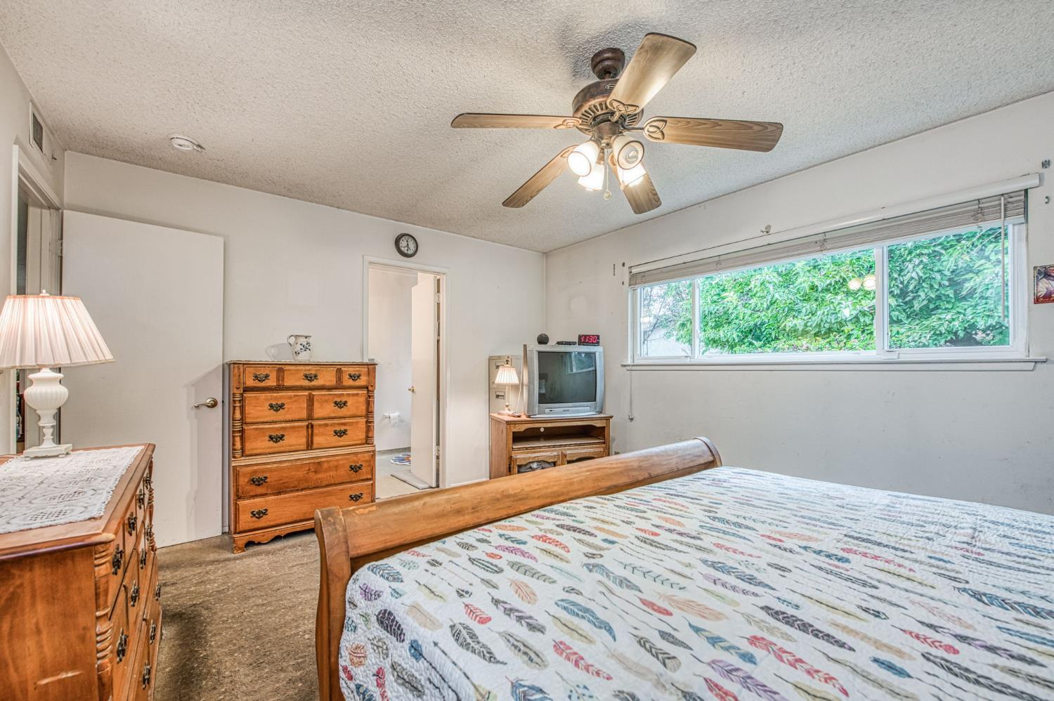 424 Temperance Ave, Clovis, CA 93611