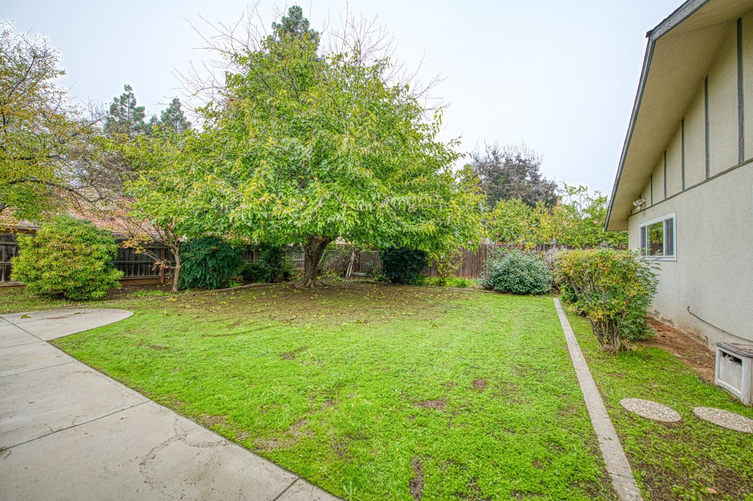 424 Temperance Ave, Clovis, CA 93611