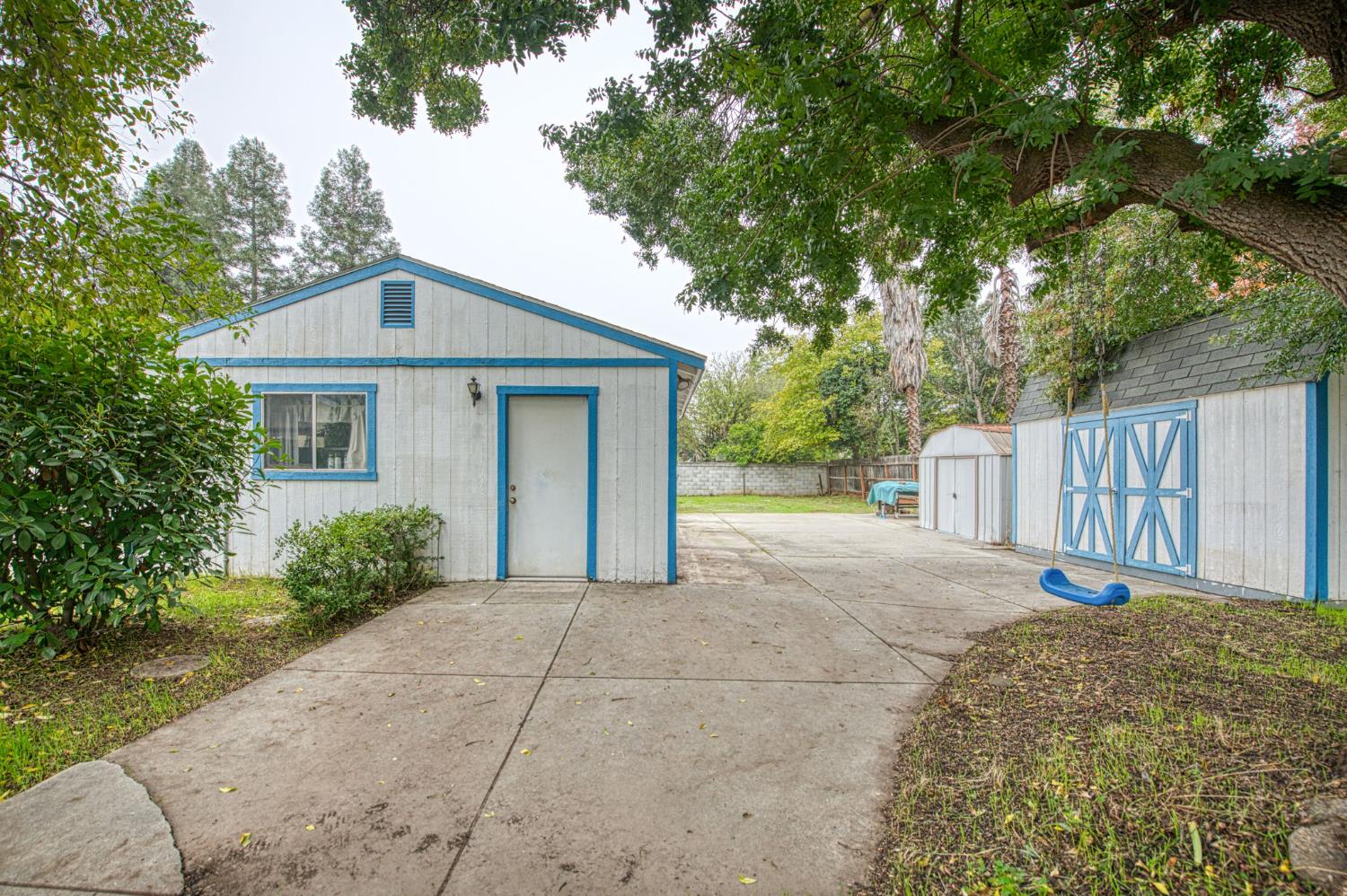 424 Temperance Ave, Clovis, CA 93611