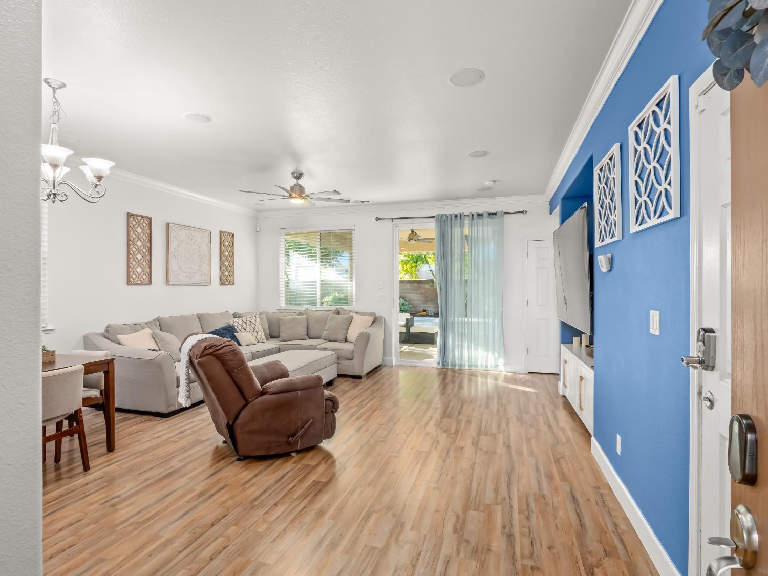 5761 W Willis Ave, Fresno, CA 93722