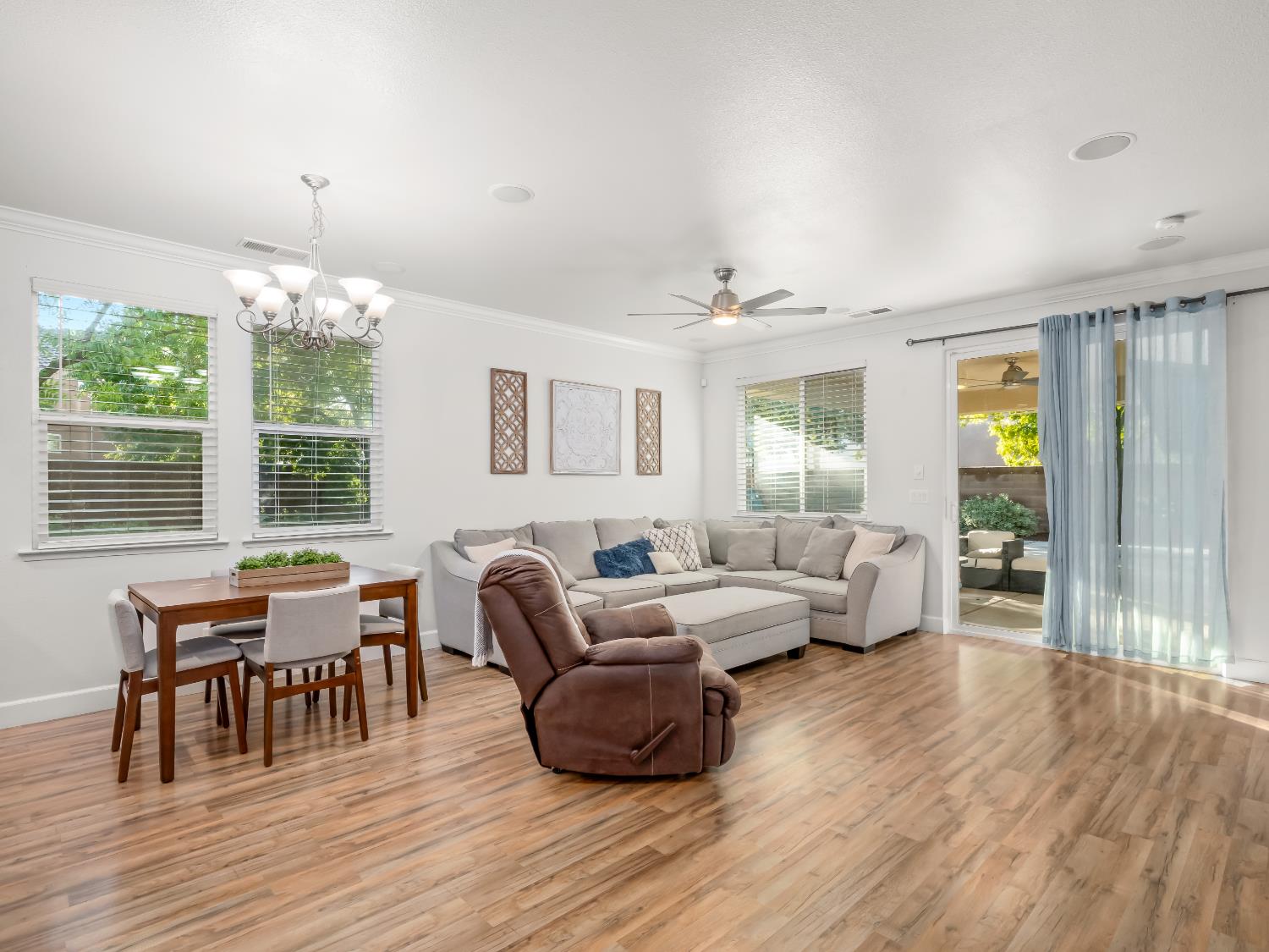 5761 W Willis Ave, Fresno, CA 93722