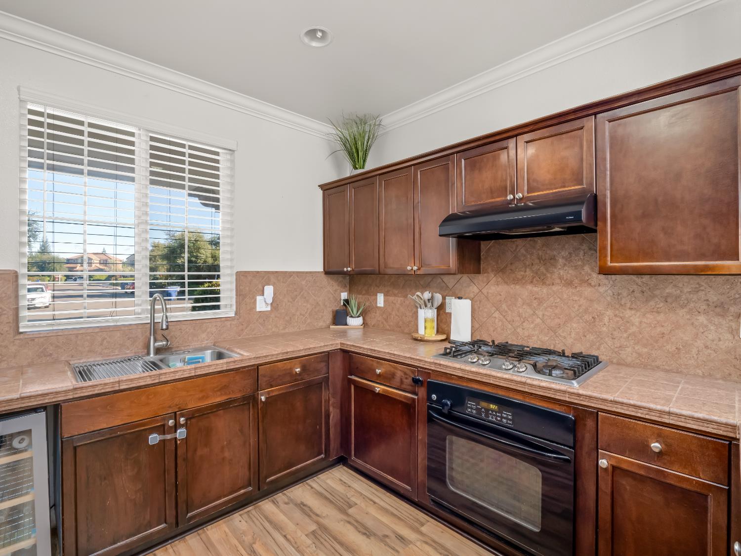 5761 W Willis Ave, Fresno, CA 93722