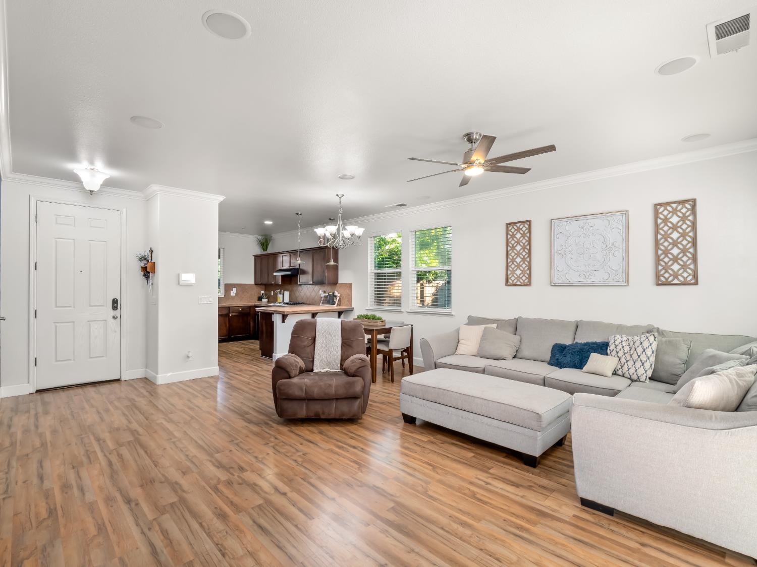 5761 W Willis Ave, Fresno, CA 93722