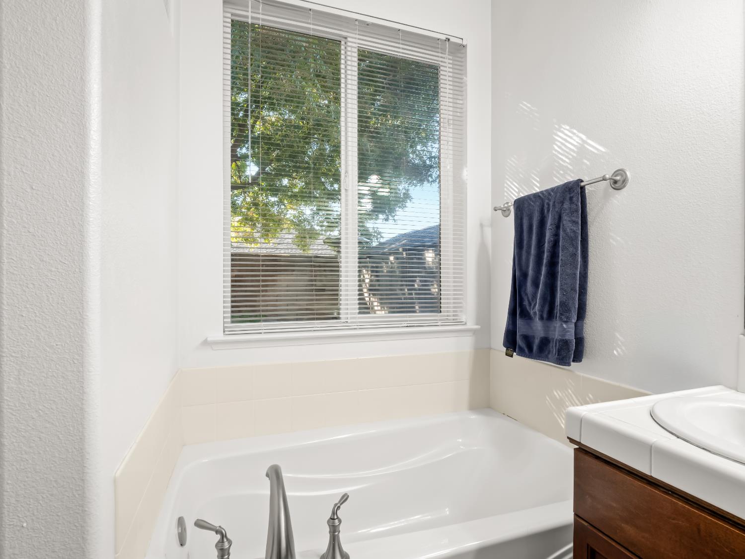 5761 W Willis Ave, Fresno, CA 93722