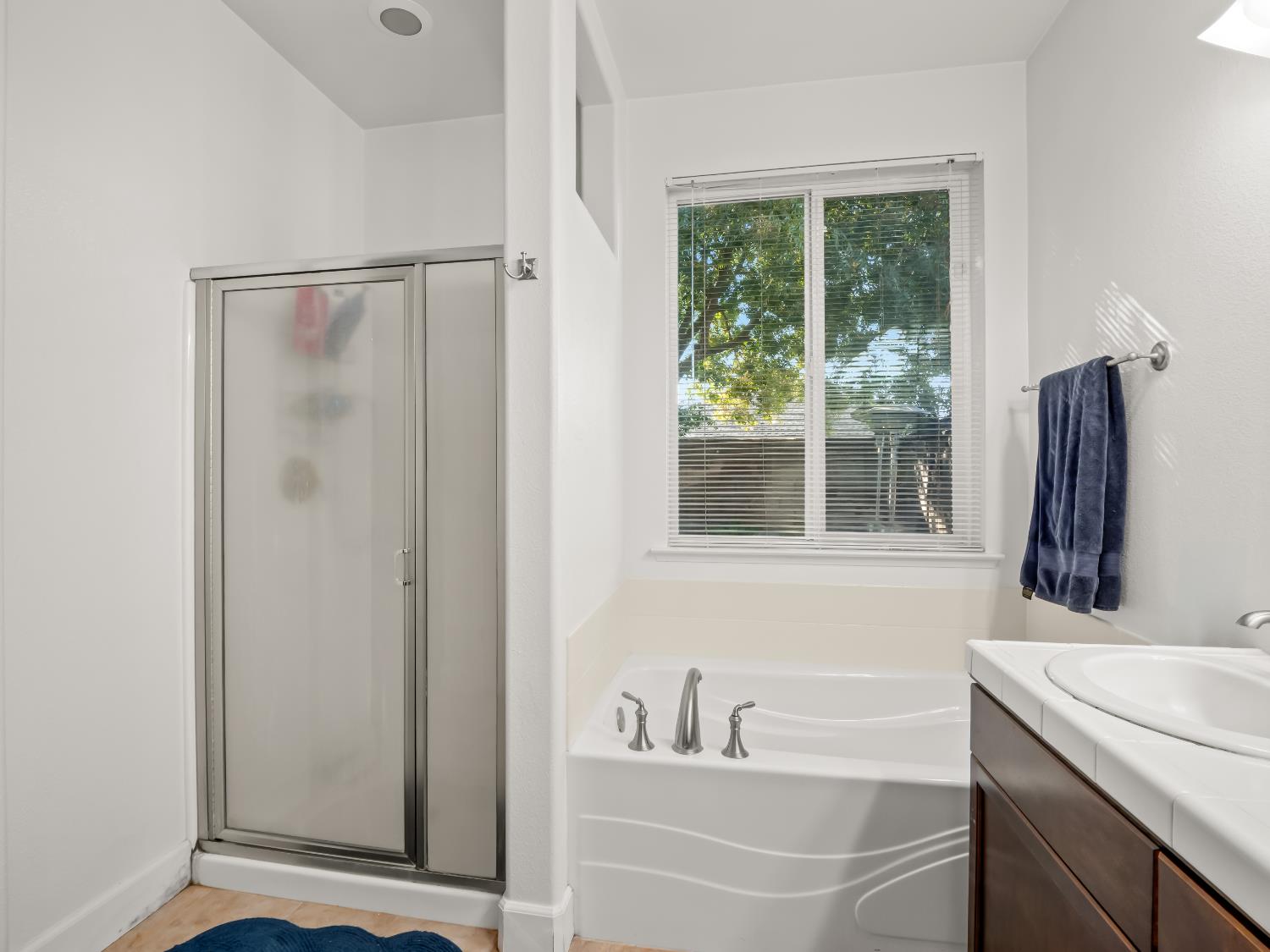 5761 W Willis Ave, Fresno, CA 93722