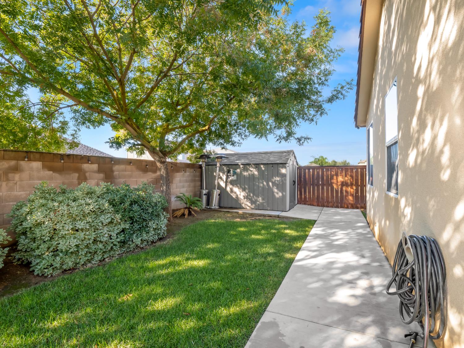 5761 W Willis Ave, Fresno, CA 93722