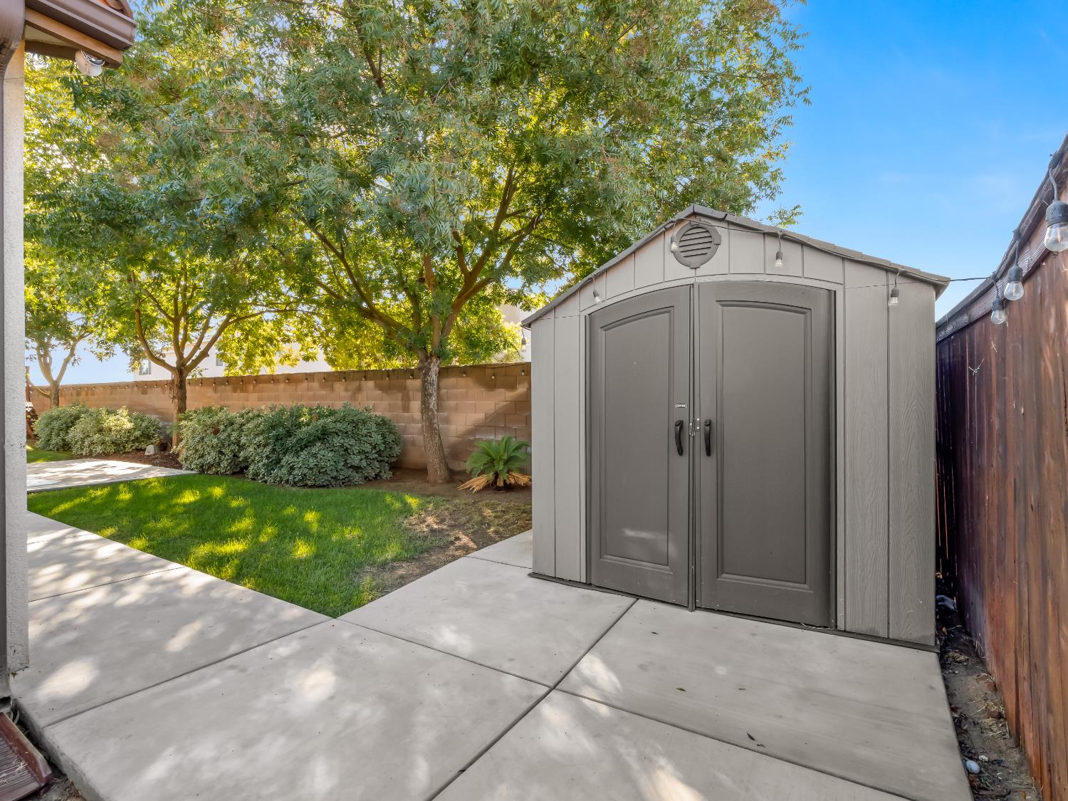 5761 W Willis Ave, Fresno, CA 93722