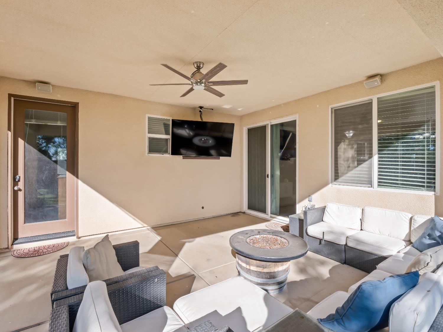 5761 W Willis Ave, Fresno, CA 93722