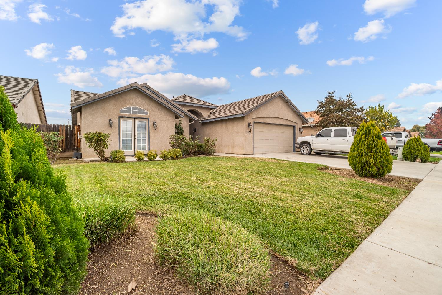 1307 Patsy St, Porterville, CA 93257