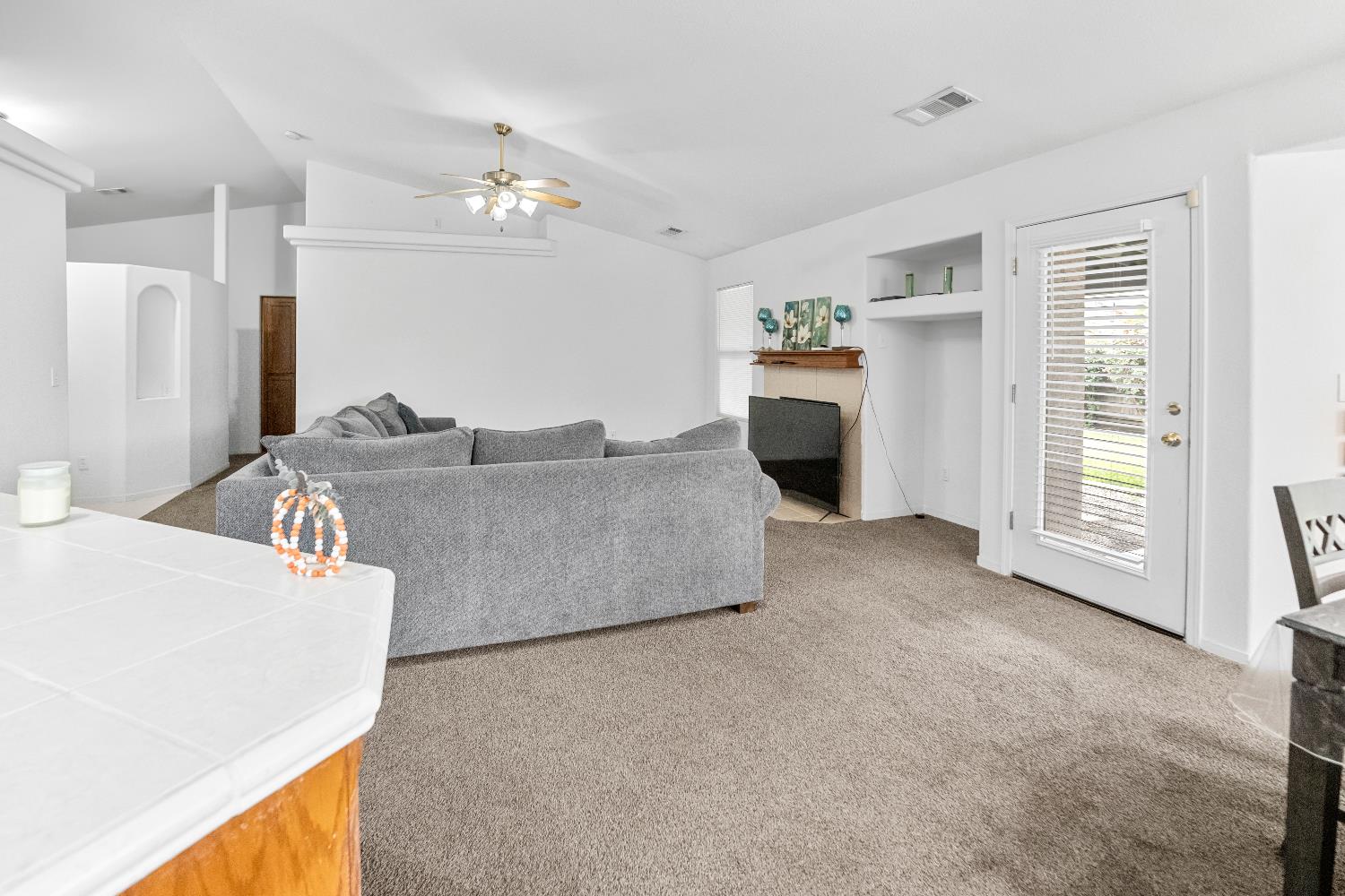 1307 Patsy St, Porterville, CA 93257