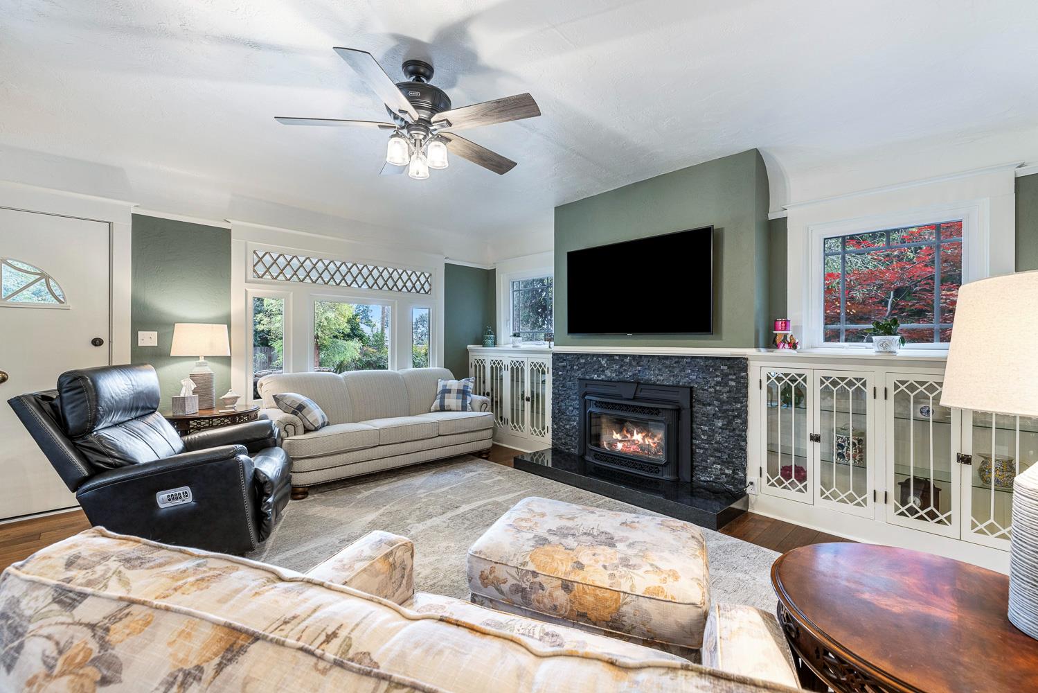 2444 Ashcroft Ave, Clovis, CA 93611