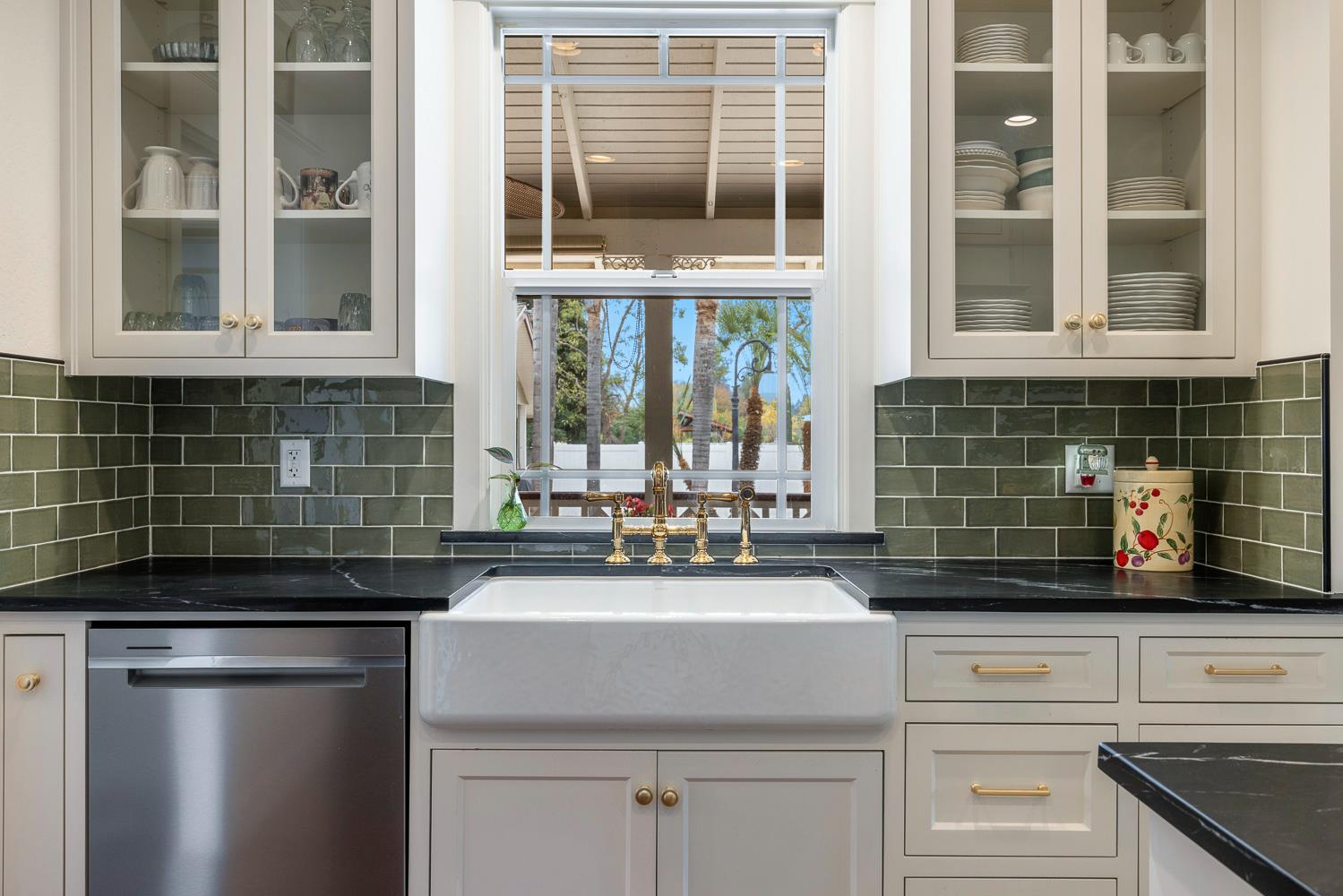 2444 Ashcroft Ave, Clovis, CA 93611