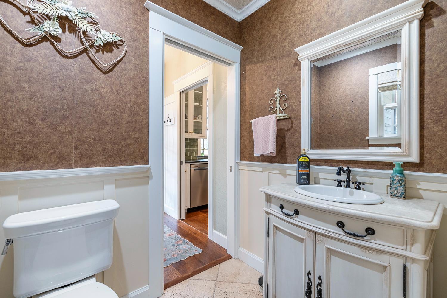 2444 Ashcroft Ave, Clovis, CA 93611