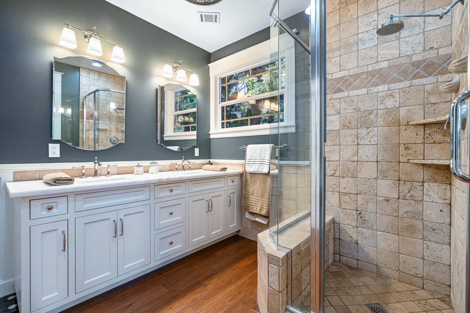 2444 Ashcroft Ave, Clovis, CA 93611