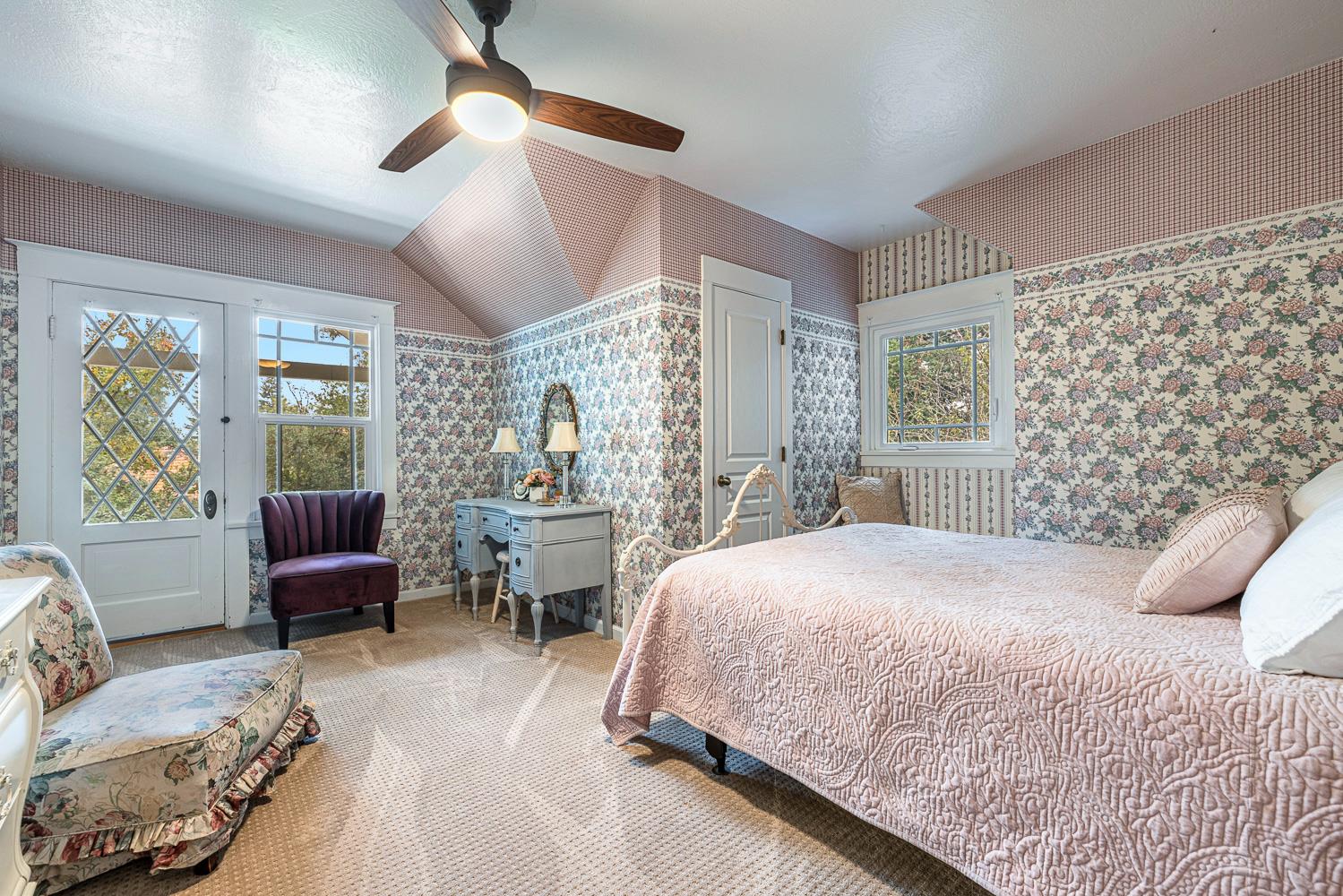 2444 Ashcroft Ave, Clovis, CA 93611