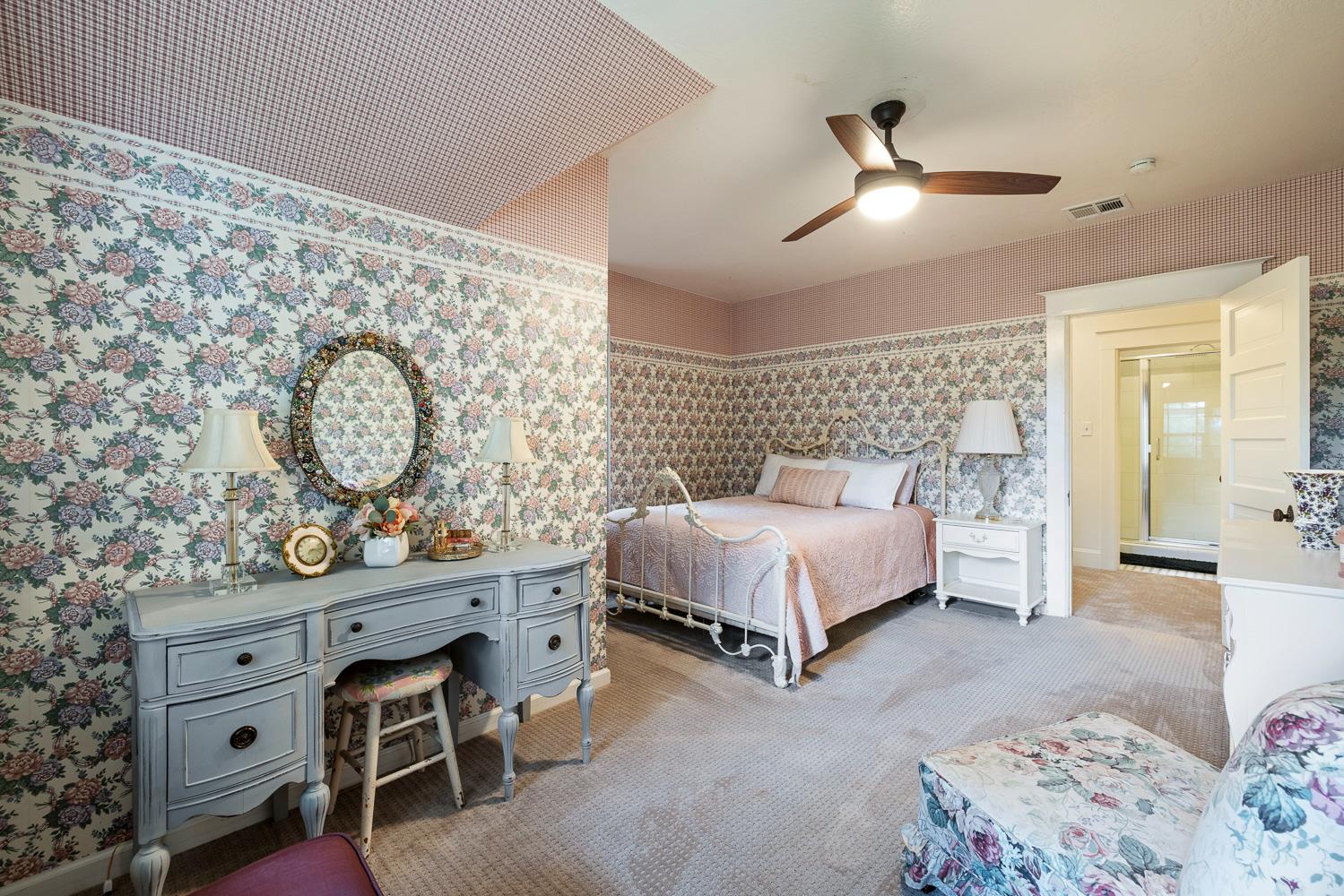 2444 Ashcroft Ave, Clovis, CA 93611