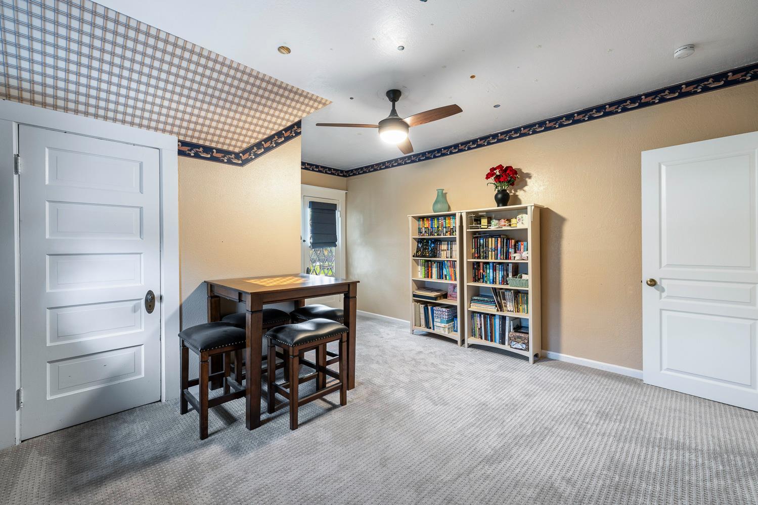 2444 Ashcroft Ave, Clovis, CA 93611