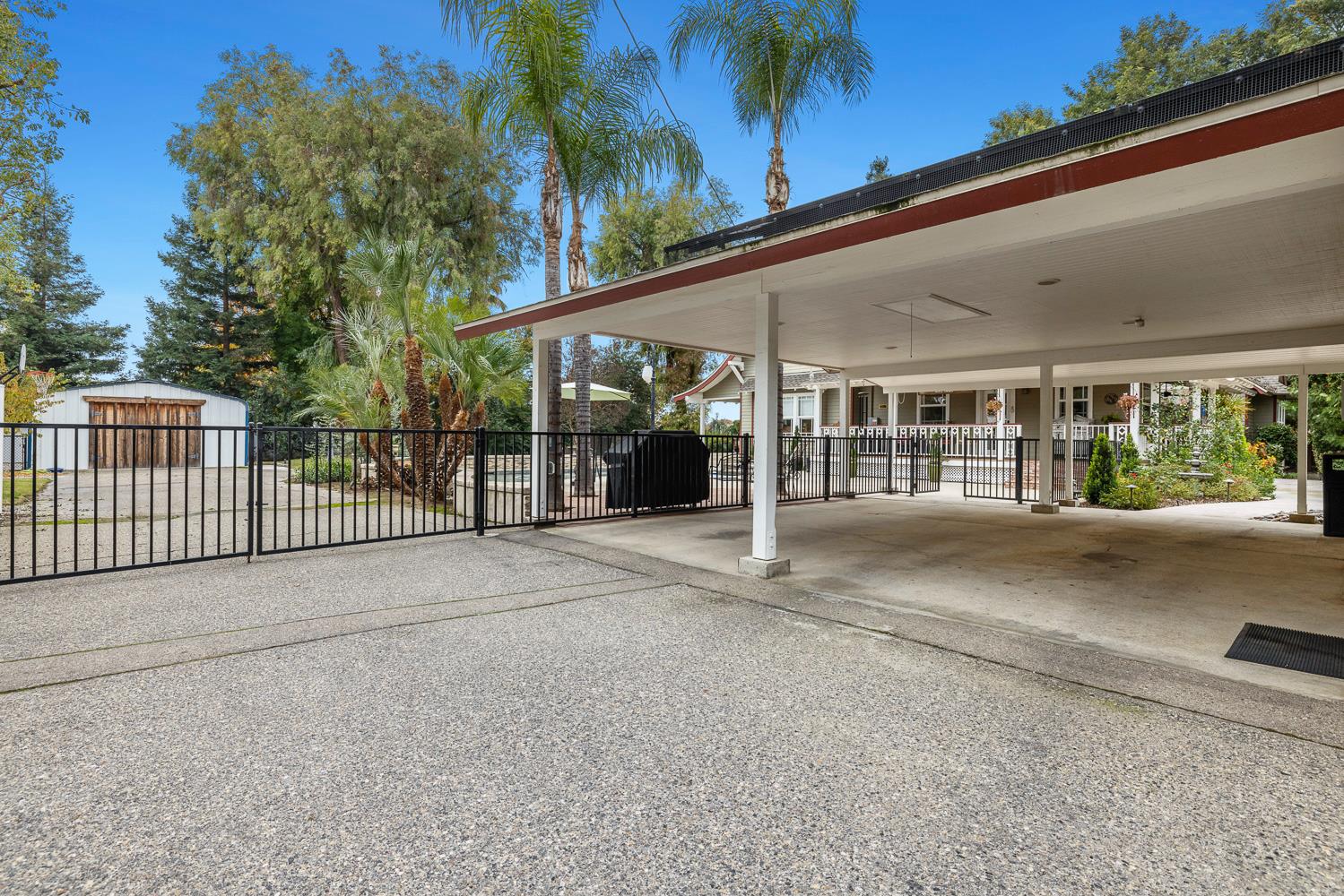 2444 Ashcroft Ave, Clovis, CA 93611