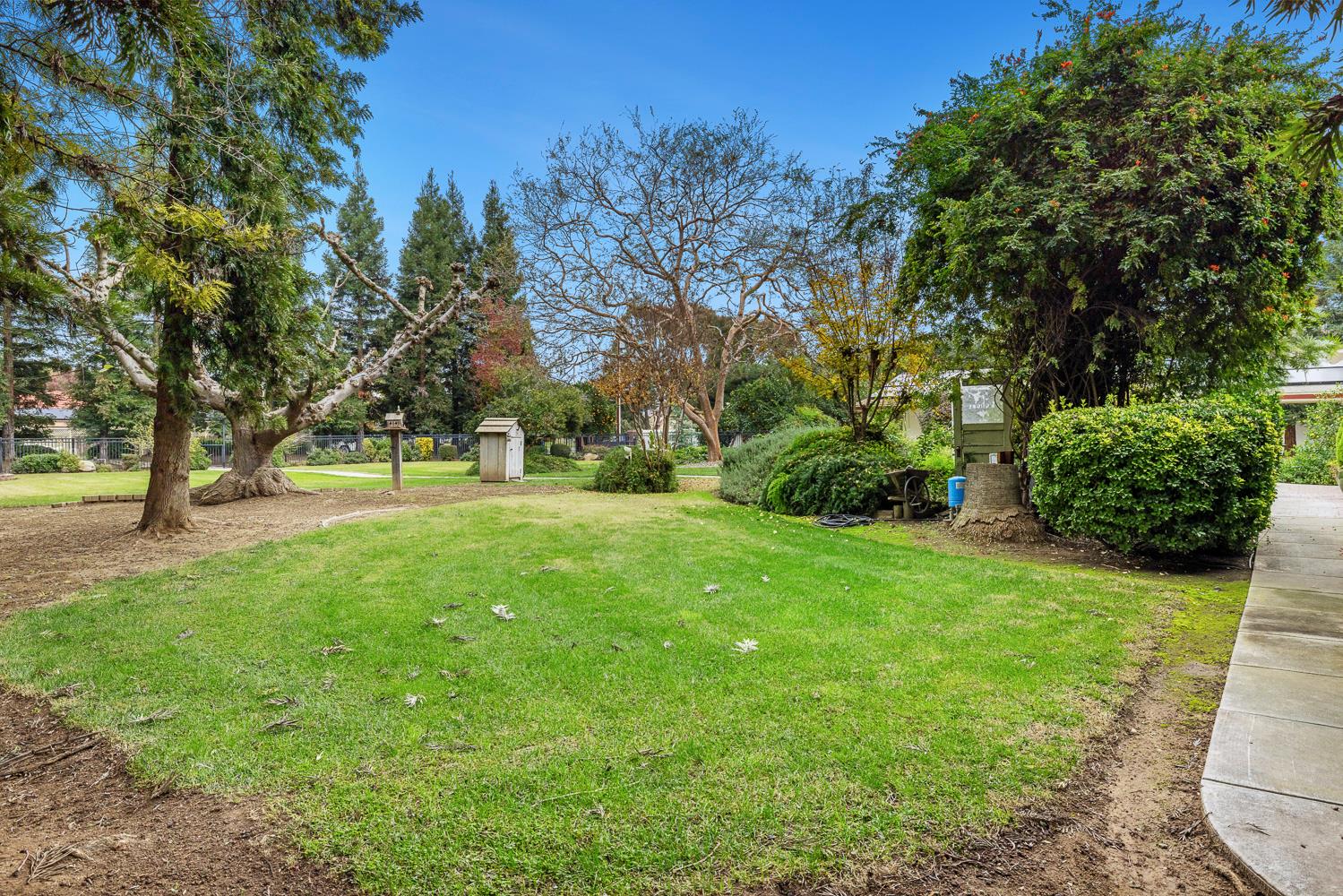 2444 Ashcroft Ave, Clovis, CA 93611