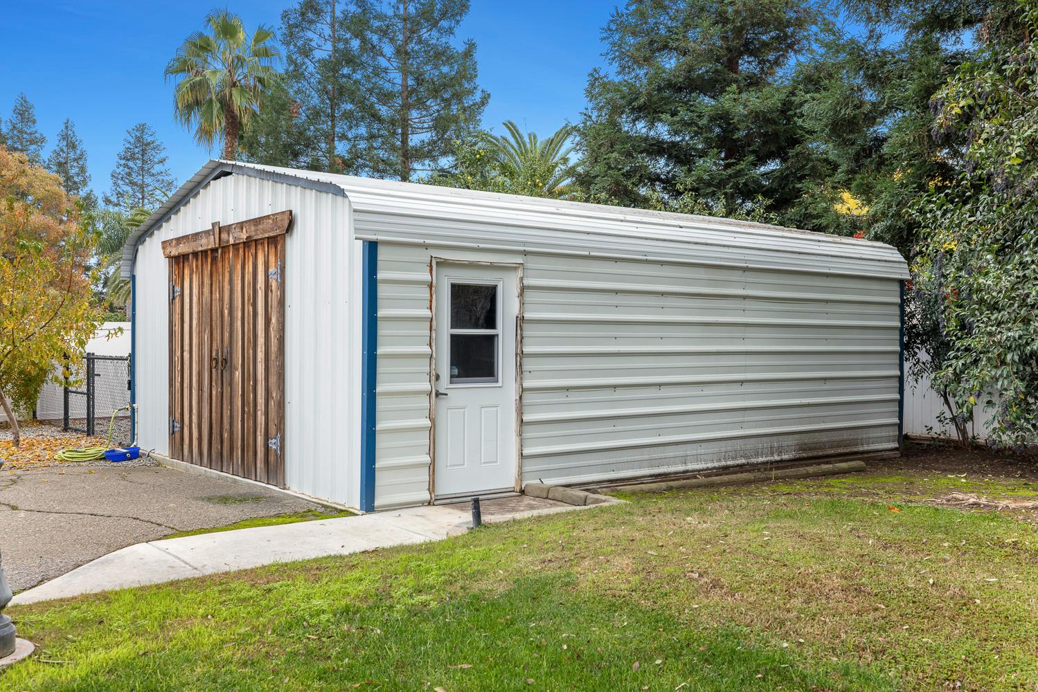 2444 Ashcroft Ave, Clovis, CA 93611