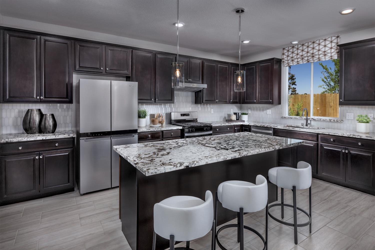 3215 Lourdes Ave, Clovis, CA 93619