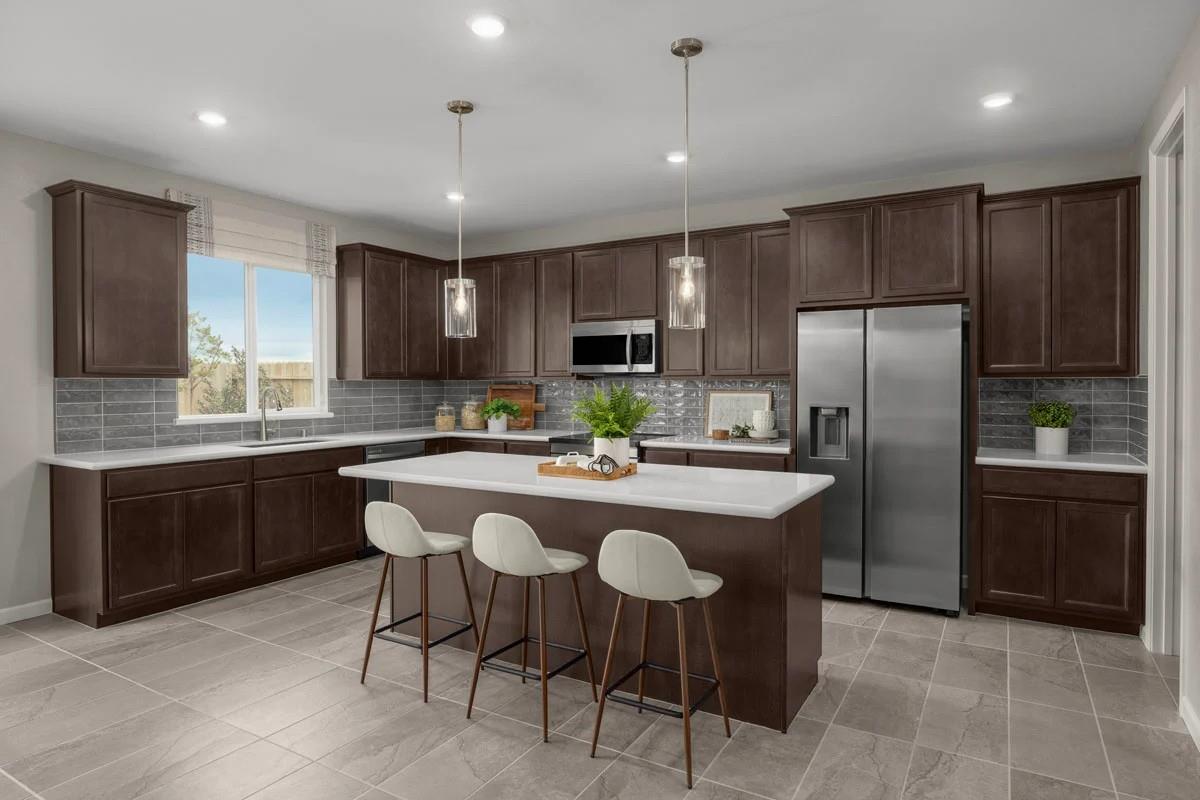 2194 S Sylmar Ave, Fresno, CA 93725