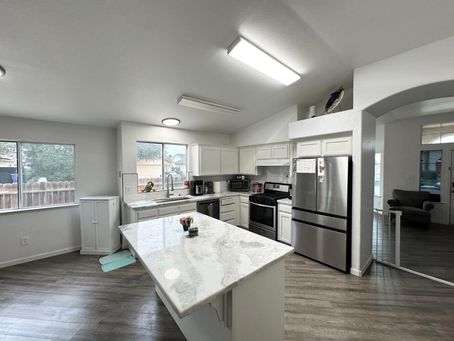 5574 W Pine Ave, Fresno, CA 93722