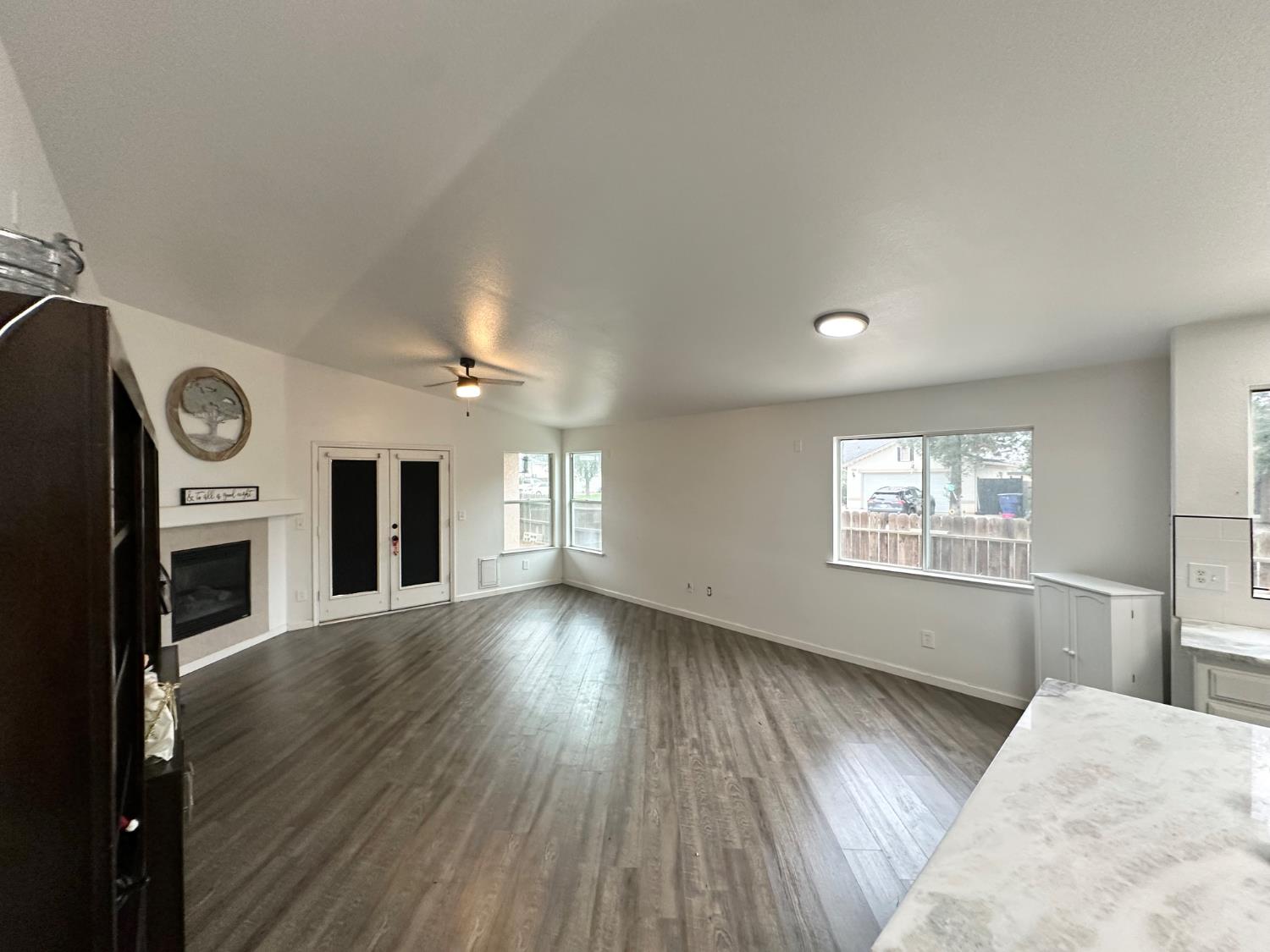 5574 W Pine Ave, Fresno, CA 93722