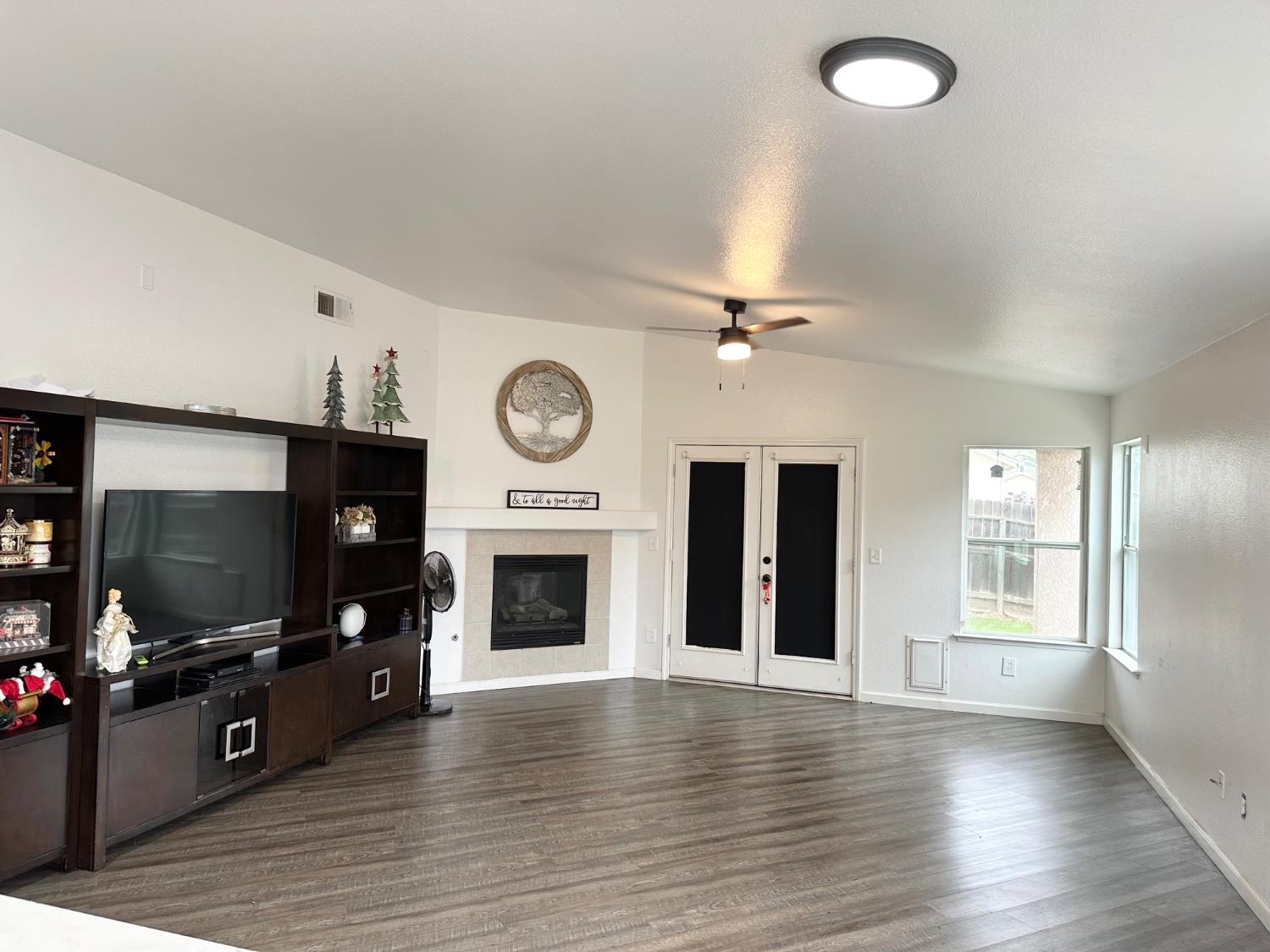 5574 W Pine Ave, Fresno, CA 93722