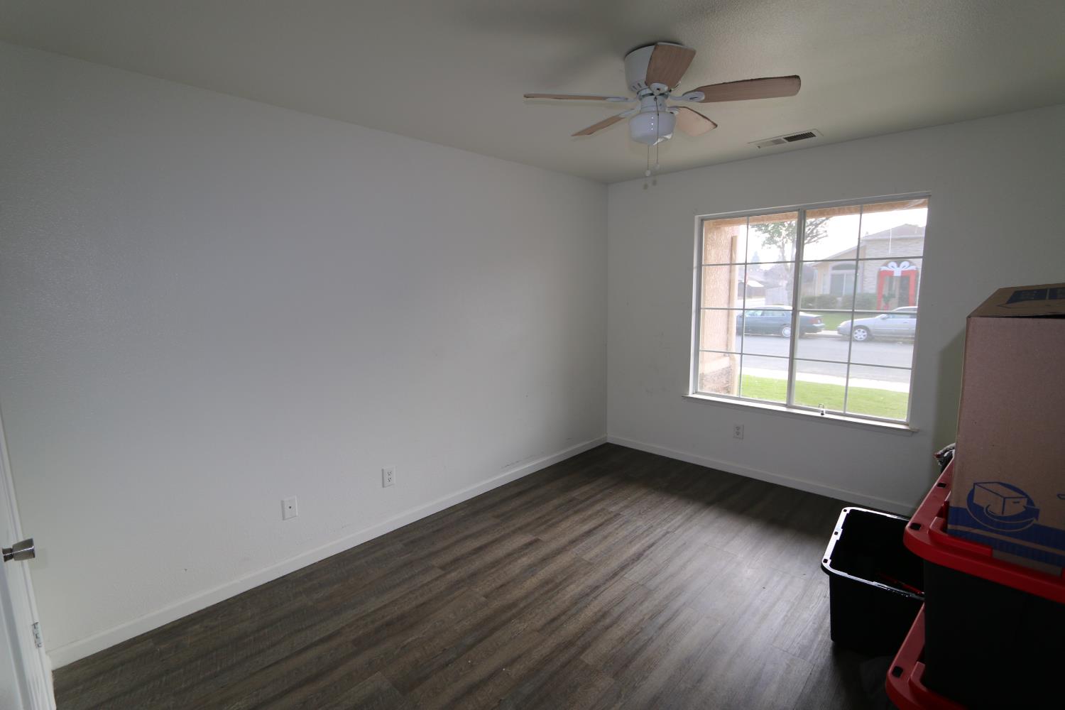 5574 W Pine Ave, Fresno, CA 93722