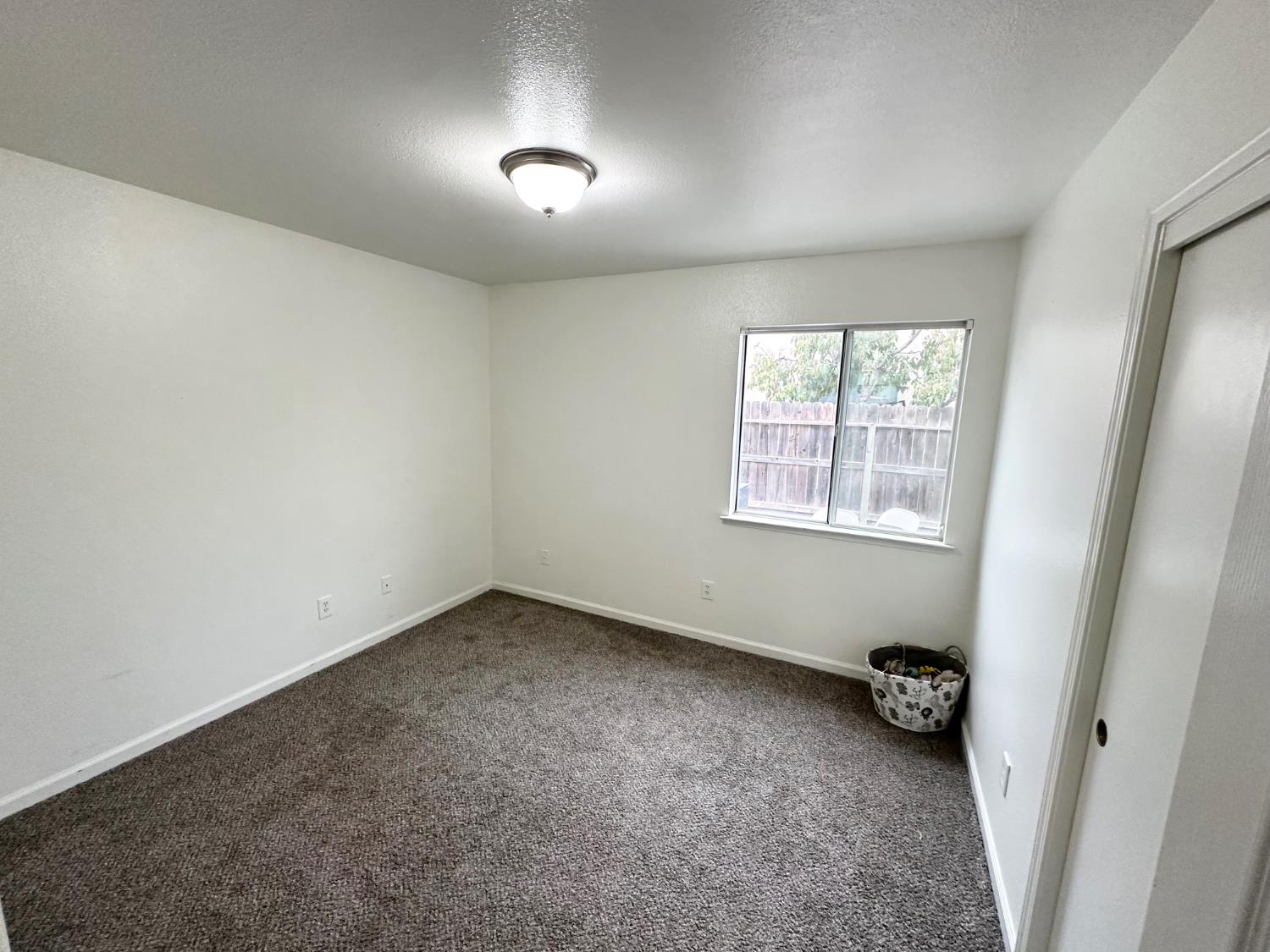 5574 W Pine Ave, Fresno, CA 93722