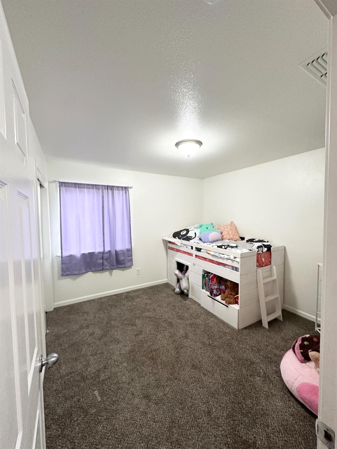 5574 W Pine Ave, Fresno, CA 93722