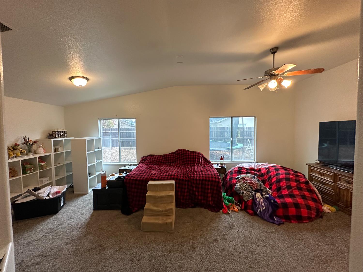 5574 W Pine Ave, Fresno, CA 93722