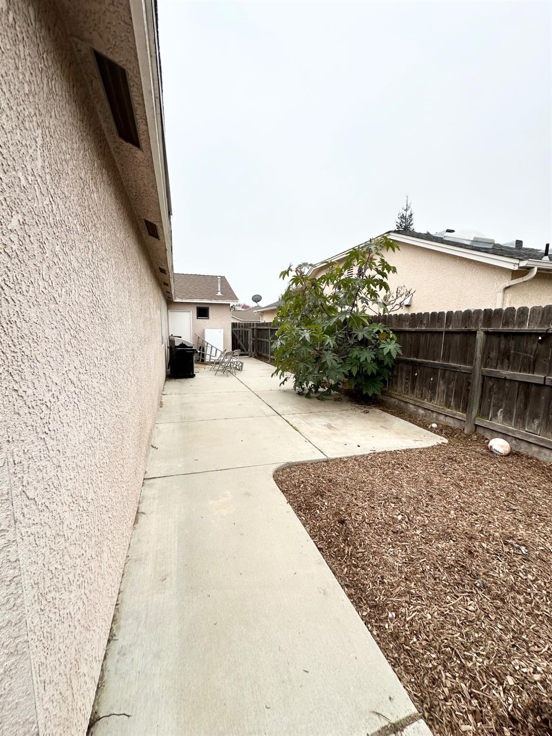 5574 W Pine Ave, Fresno, CA 93722