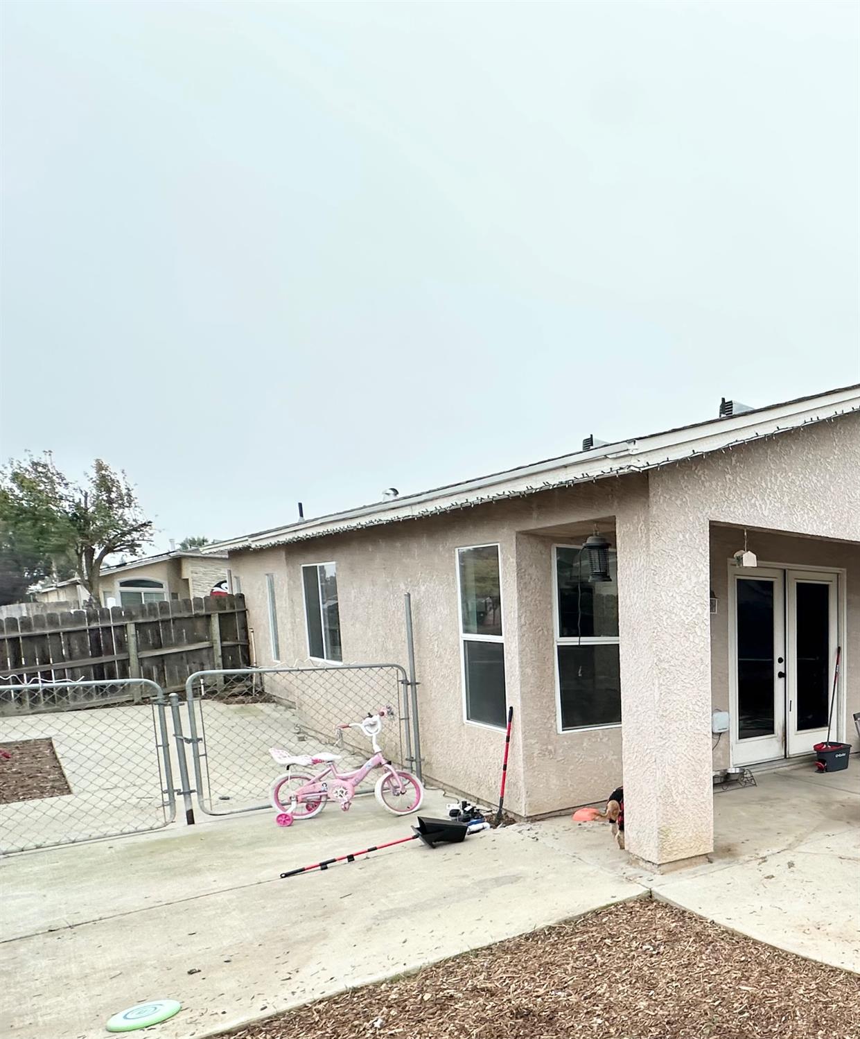 5574 W Pine Ave, Fresno, CA 93722