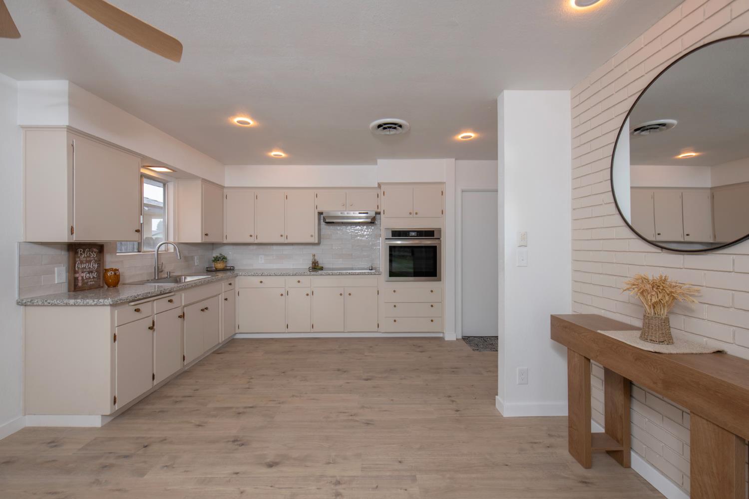 5356 N Bond St, Fresno, CA 93710