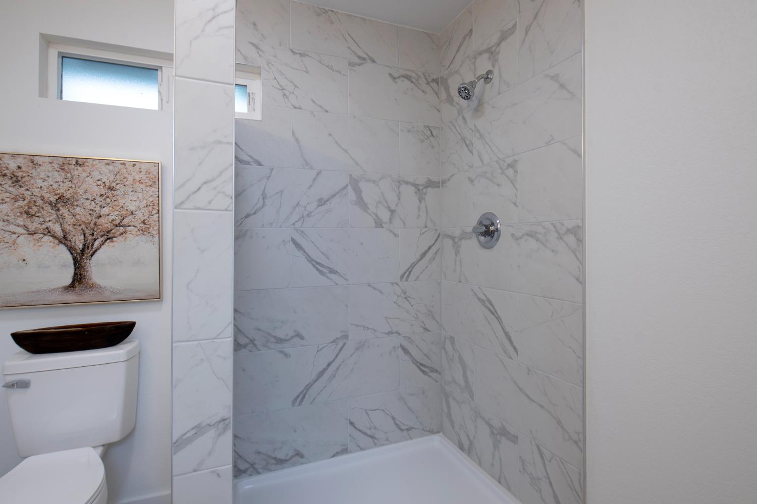 5356 N Bond St, Fresno, CA 93710